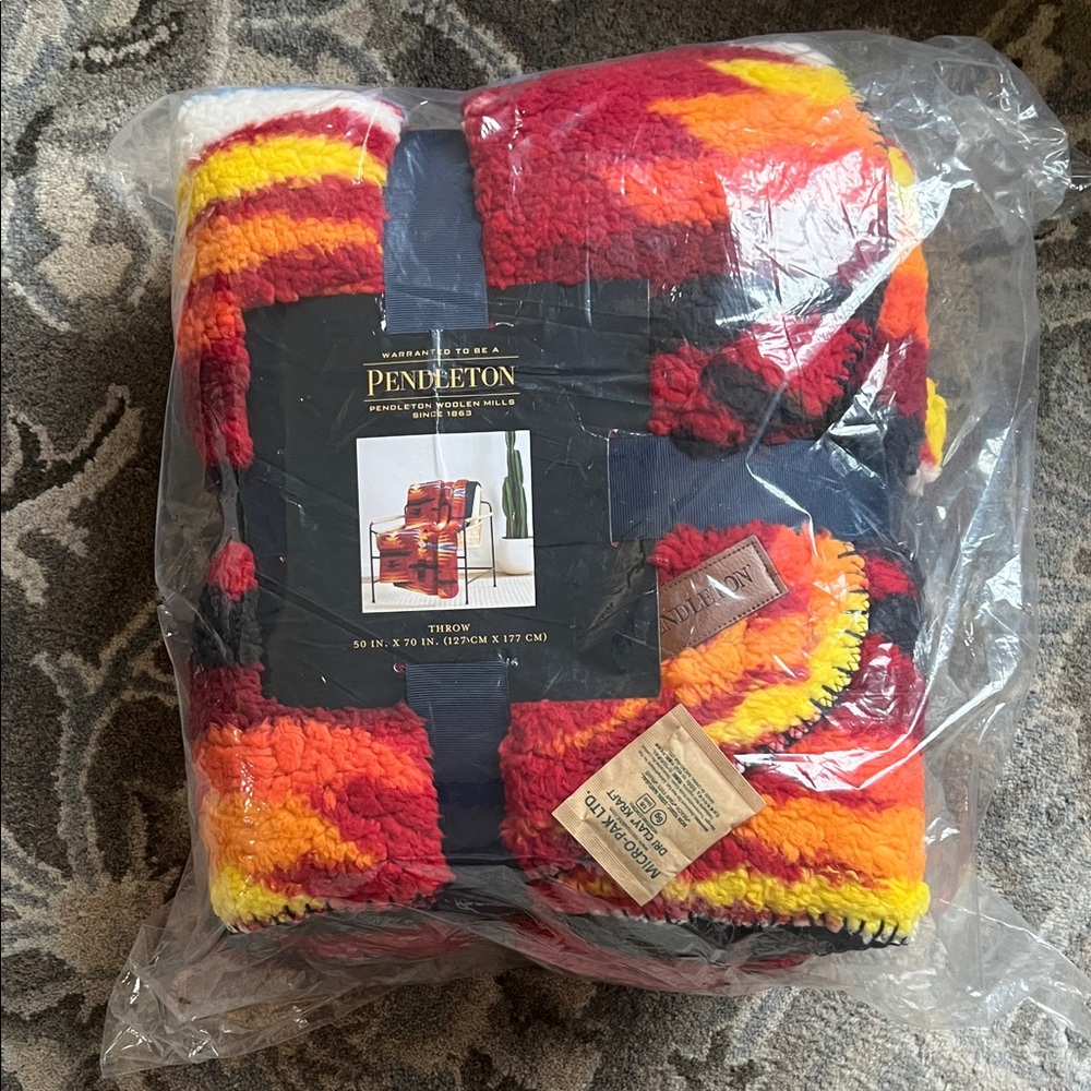 NWT Pendleton Multicolor Throw Blanket